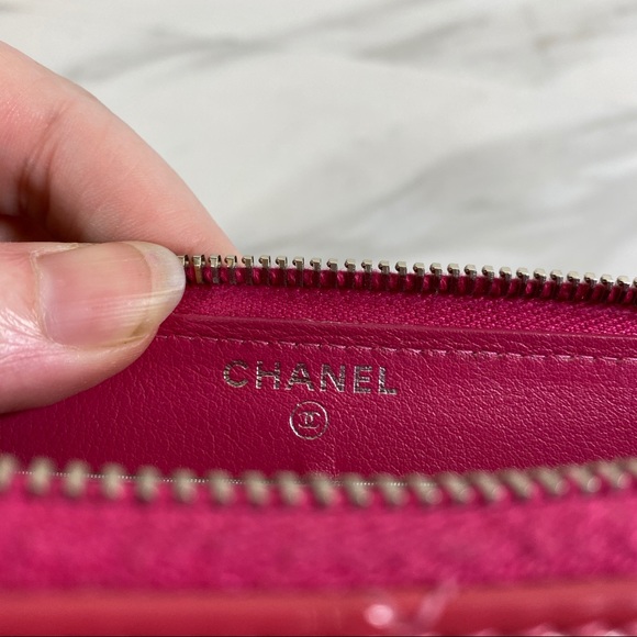 CHANEL Zippered Clutch Wallet Authentic - Picture 5 of 12